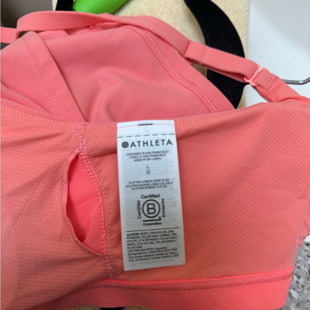 Athleta elation v-neck crop D-DD - Picture 9 of 11